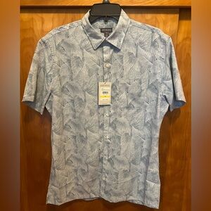 Van Heusen tropical button down shirt size : medium men’s new with tags